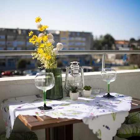 La Musica Πανσιόν Ζαντάρ